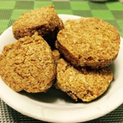 ご飯ものは人並みに作れるのに、お菓子作りはとにかく苦手！そんな私でも美味しく作れました！
サクサクして香ばしいです。ヘルシーで妊婦のおやつに最適です！